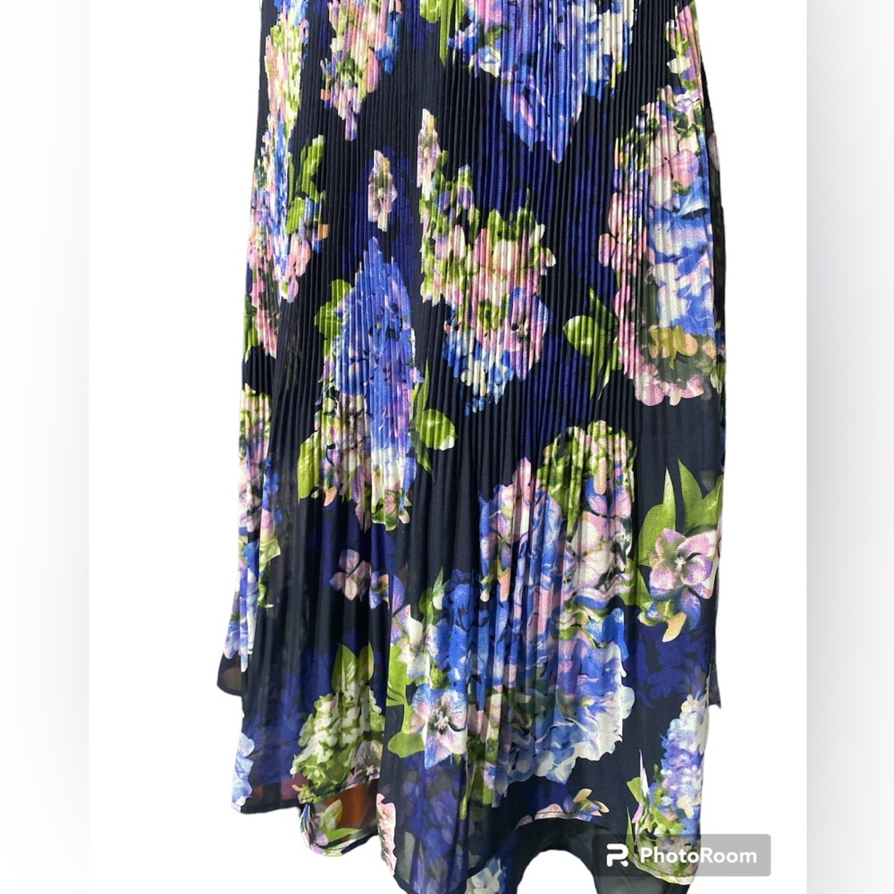 Abs Collection Dress - Picture 7 of 15